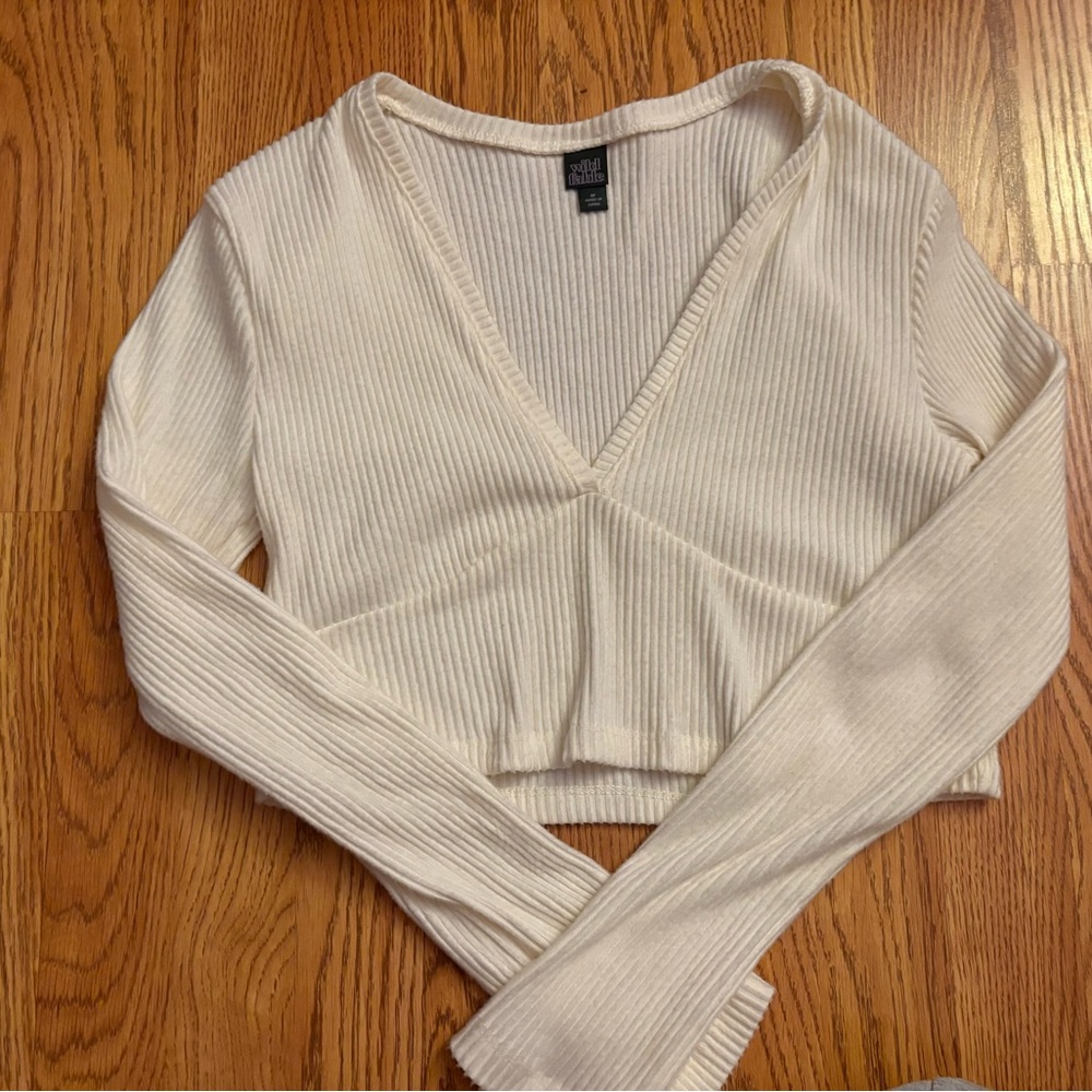 Wild Fable Cream Ribbed V-Neck Crop Top